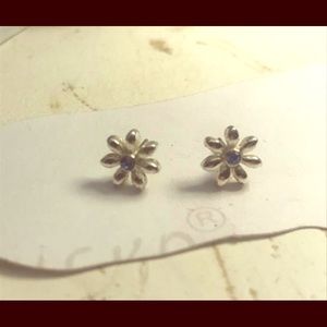 Dainty Silver Flower Stud Earrings